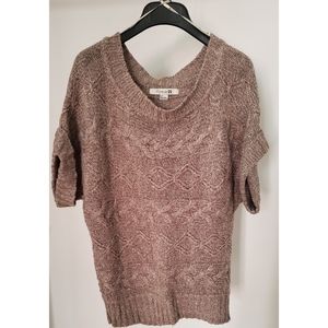 Short sleeves sweater